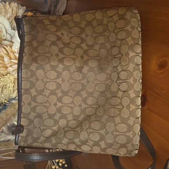 Coach Monogram crossbody - Picture 3 of 8